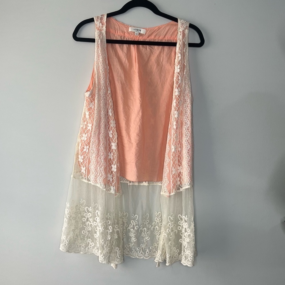 Umgee USA floral lace vest off white color peach lining size medium M Large L